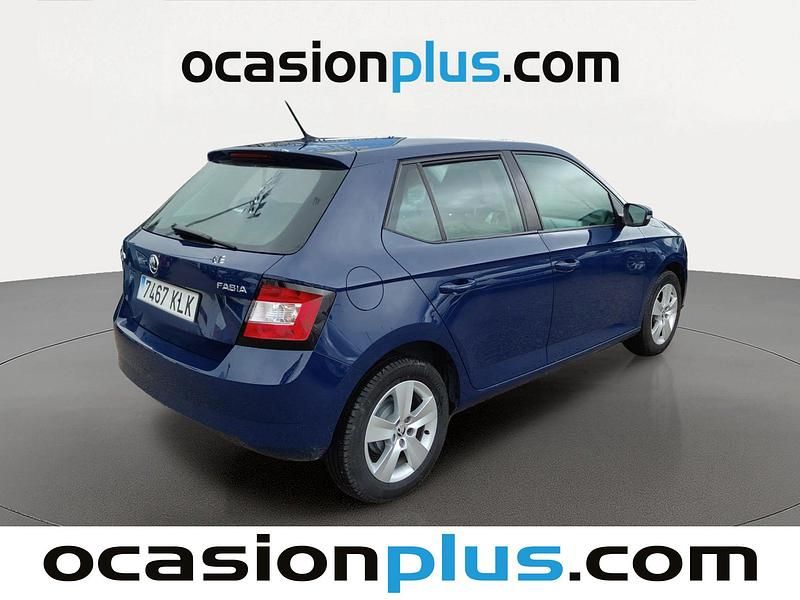 Usado Skoda Fabia 75 CV (55 kW) 2018 Azul Utilitario