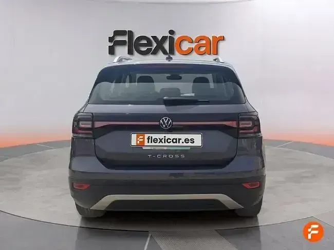 Usado VW T-Cross Advance 150 CV (110 kW) 2022 Gris SUV
