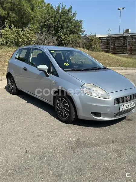 Usado Fiat Punto Racing 90 CV (66 kW) 2009 Gris / plata Utilitario