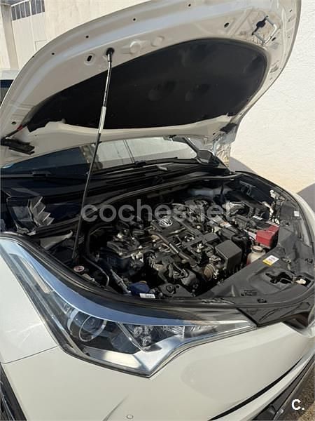 Usado Toyota C-HR Advance 122 CV (89 kW) 2018 Blanco SUV