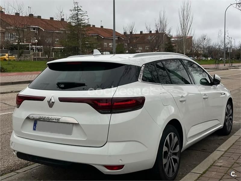 Usado Renault Mégane GrandTour Techno 140 CV (102 kW) 2022 Blanco Familiar