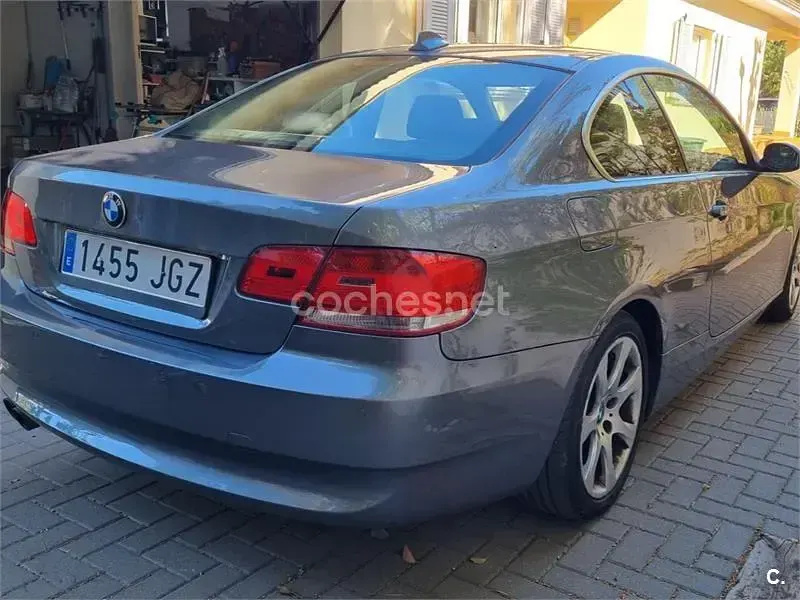 Usado BMW 325 218 CV (160 kW) 2007 Gris / plata Coupe