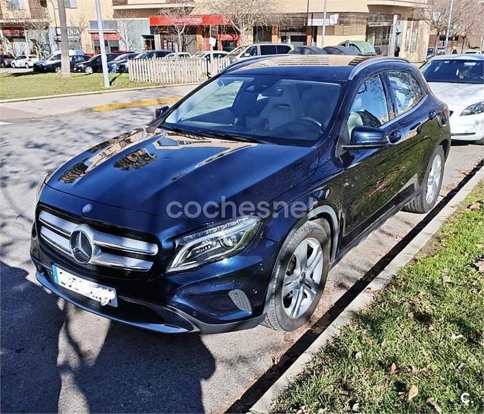 Usado Mercedes GLA200 AMG line 156 CV (114 kW) 2016 Azul SUV