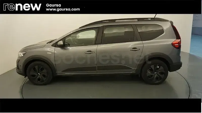 Usado Dacia Jogger Expression 100 CV (73 kW) 2025 Gris / plata Monovolumen