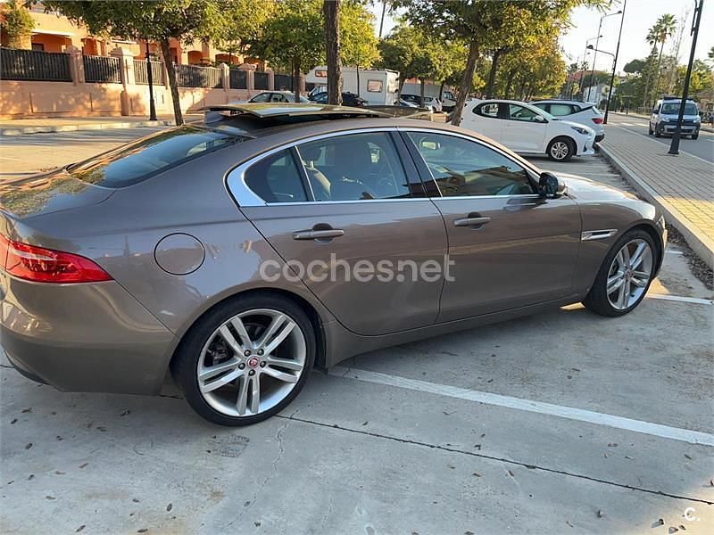 Marrón Usado 2016 Jaguar XE Portfolio Berlina | 13.500 € (Buen precio) - Imagen 1/4
