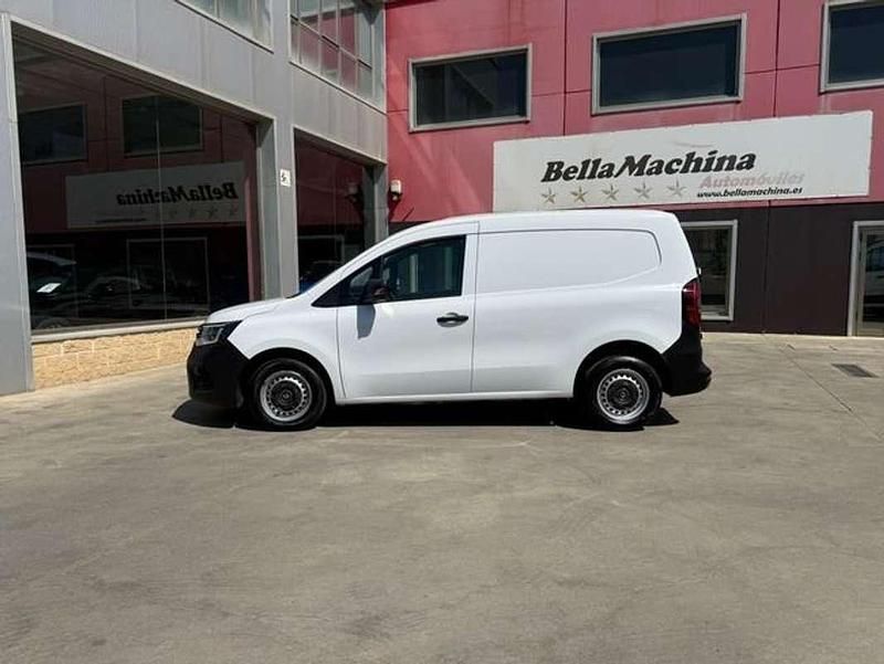 Begagnad Renault Kangoo 95 HK (69 kW) 2022 Vit Minibuss