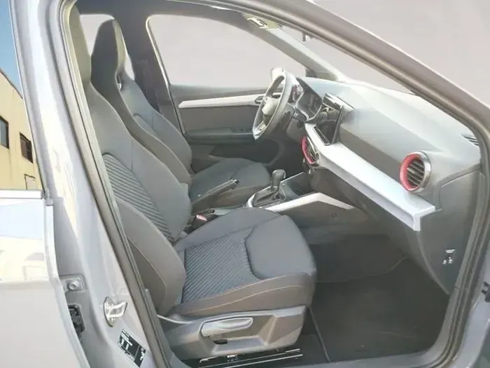 Usado Seat Arona FR 150 CV (110 kW) 2024 Gris SUV
