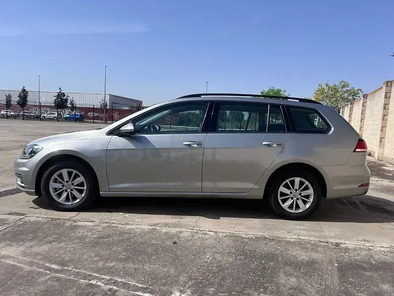 Usado VW Golf VII Edition 115 CV (84 kW) 2020 Beige Familiar