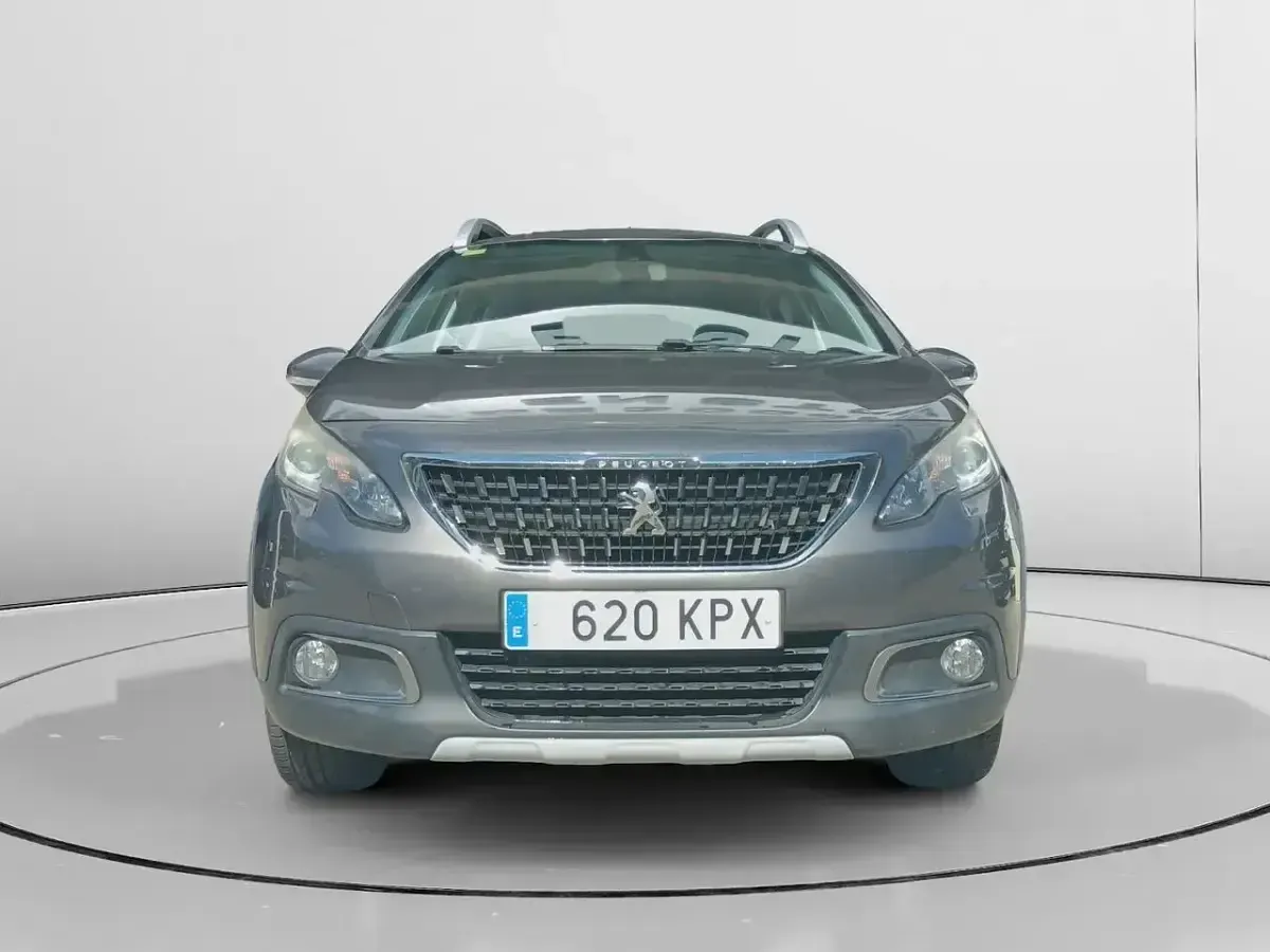 Usado Peugeot 2008 Allure 131 CV (96 kW) 2018 Gris SUV