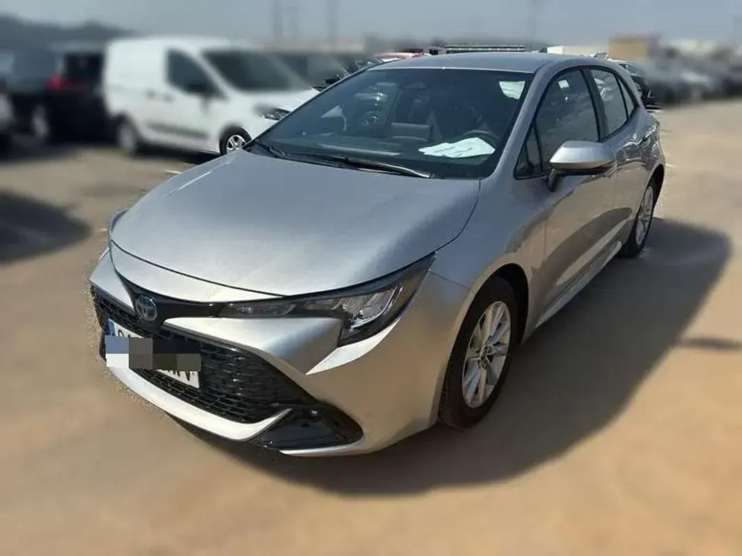 Usado Toyota Corolla Active 140 CV (102 kW) 2024 Gris Utilitario