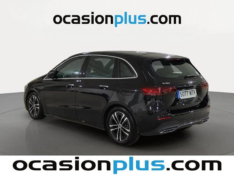 Usado Mercedes B180 136 CV (100 kW) 2024 Negro Monovolumen