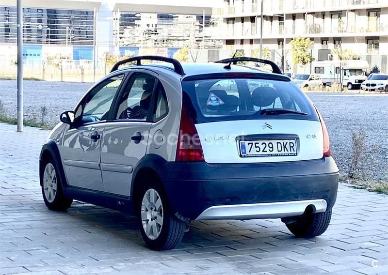 Usado Citroën C3 XTR 92 CV (67 kW) 2005 Gris / plata Utilitario