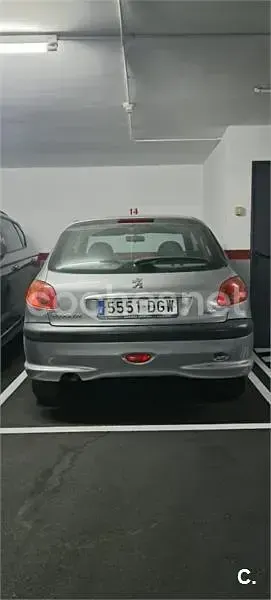 Usado Peugeot 206 75 CV (55 kW) 2005 Gris / plata Berlina