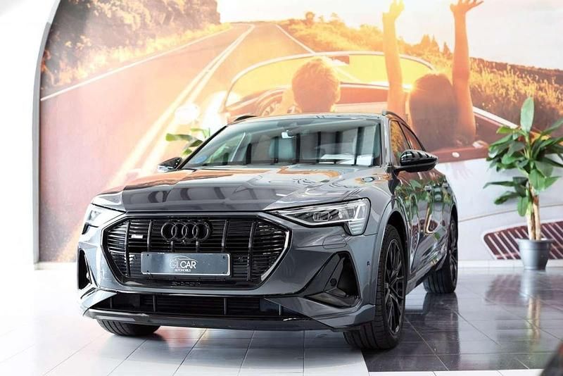 Gris Usado 2022 Audi e-tron Sportback Ambiente SUV | 35.900 € (Buen precio) - Imagen 1/4