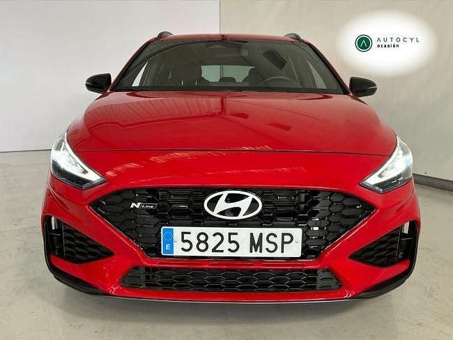 Usado Hyundai i30 N Line 100 CV (73 kW) 2024 Rojo Familiar