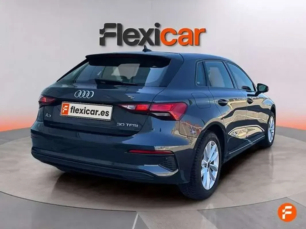 Usado Audi A3 110 CV (80 kW) 2023 Gris Berlina