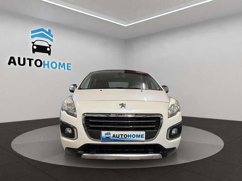 Usado Peugeot 3008 Style 120 CV (88 kW) 2015 Blanco Familiar