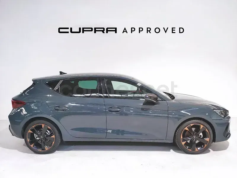 Usado Cupra Leon 150 CV (110 kW) 2025 Azul Berlina