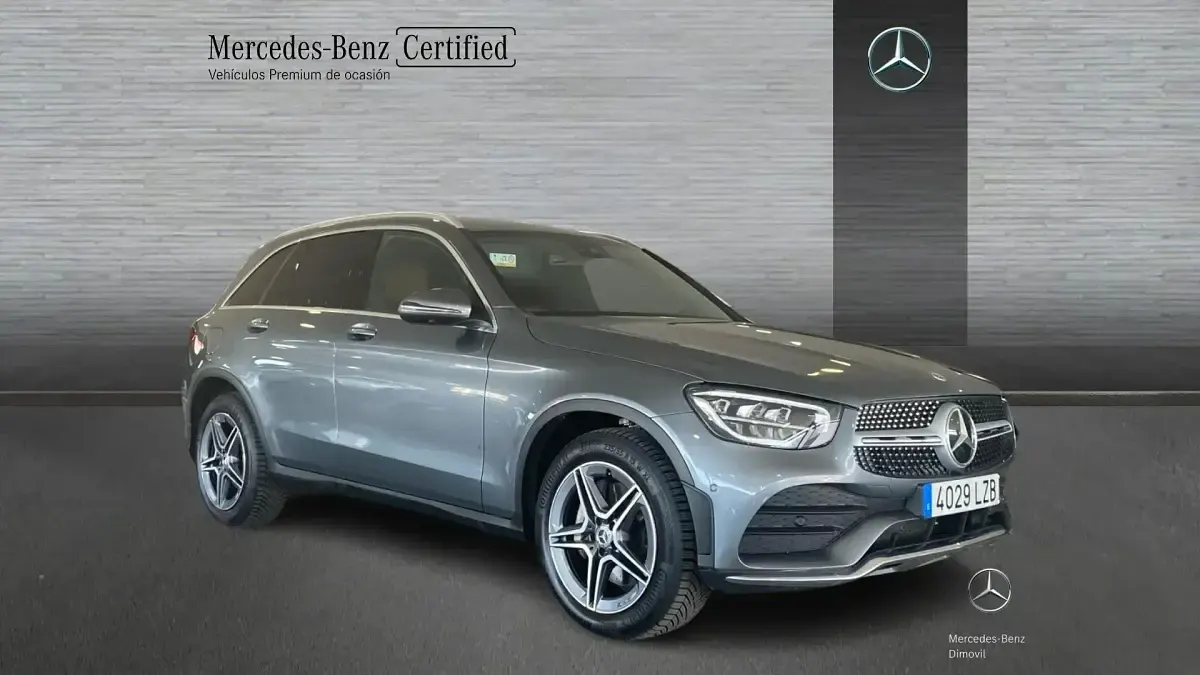 Usado Mercedes GLC220 AMG line 194 CV (142 kW) 2022 Gris / plata SUV