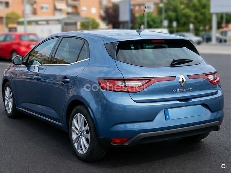 Usado Renault Mégane IV Zen 130 CV (95 kW) 2018 Azul Berlina