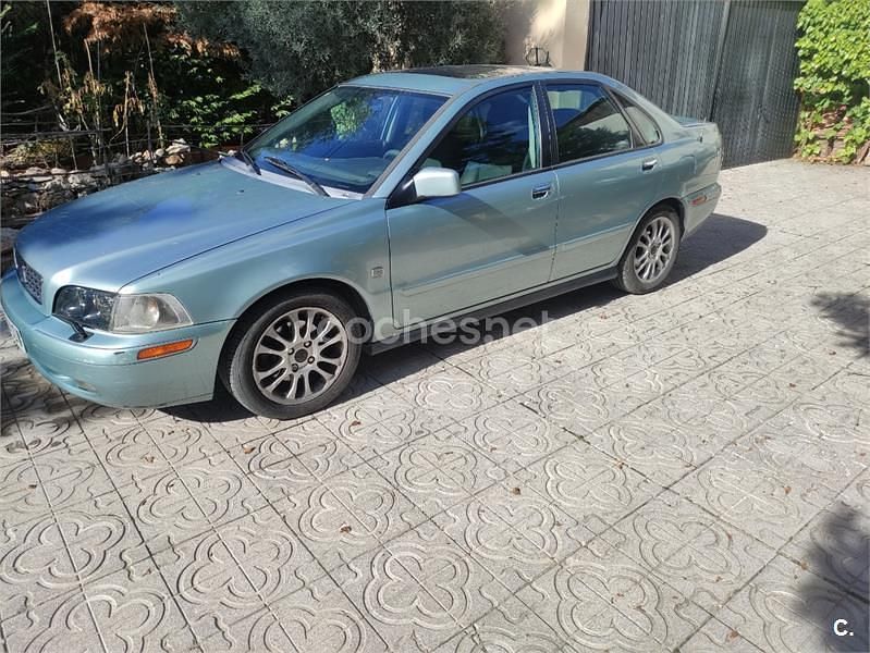 Verde Usado 2003 Volvo S40 Berlina | 2100 € - Imagen 1/2