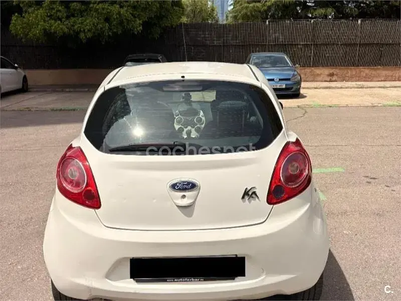 Usado Ford Ka 69 CV (50 kW) 2012 Blanco Utilitario