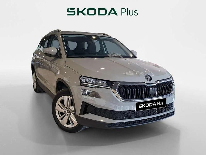 Usado Skoda Karoq Selection 116 CV (85 kW) 2025 Gris SUV