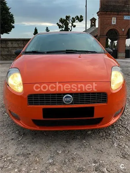 Usado Fiat Grande Punto Sport 130 CV (95 kW) 2006 Naranja Utilitario