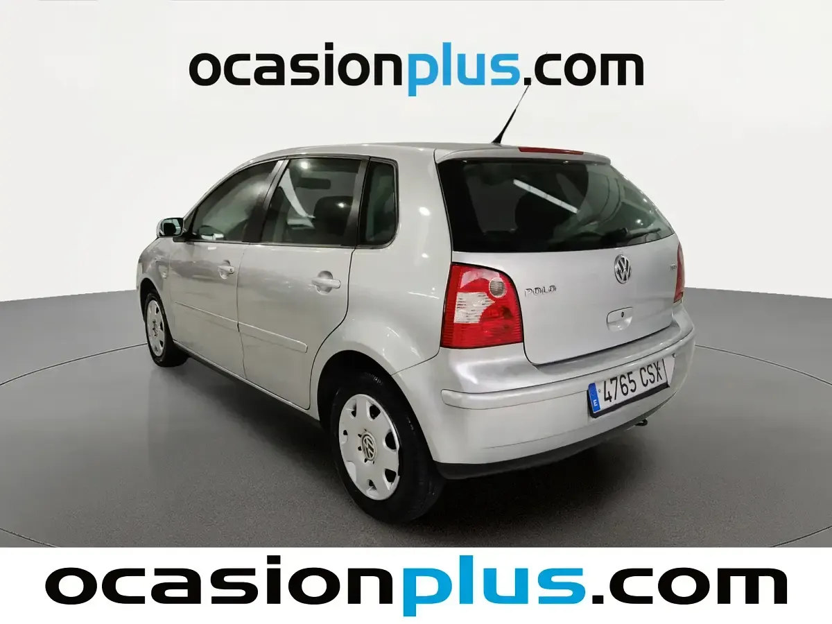 Usado VW Polo Match 75 CV (55 kW) 2004 Gris Utilitario