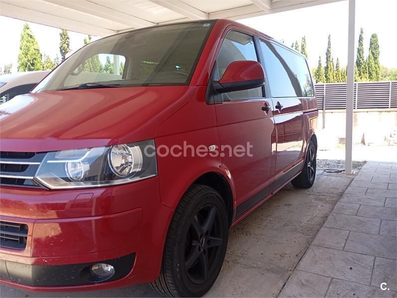Rojo Usado 2013 VW Multivan Comfortline Monovolumen | 23.800 € (Precio justo) - Imagen 1/4