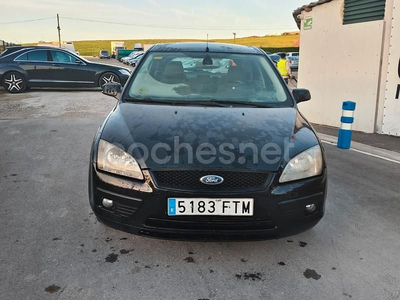 Begagnad Ford Focus Trend 116 HK (85 kW) 2007 Svart Sedan