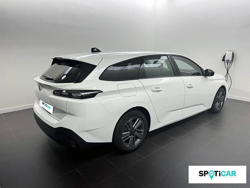 Usado Peugeot 308 SW Active 130 CV (95 kW) 2022 Blanco Familiar