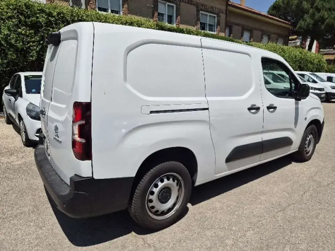 Usado Peugeot Partner Premium 102 CV (75 kW) 2020 Blanco Monovolumen