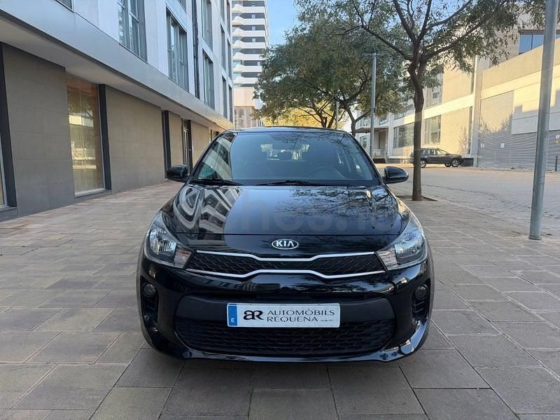 Usado Kia Rio 84 CV (61 kW) 2017 Negro Berlina
