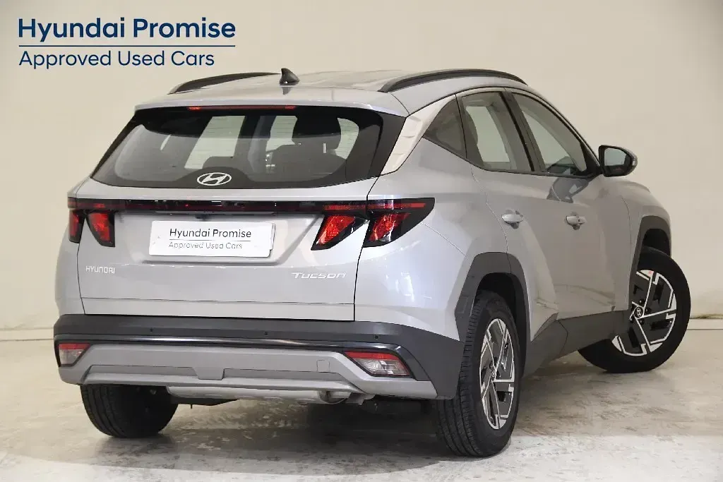 Usado Hyundai Tucson 160 CV (117 kW) 2025 Plateado SUV