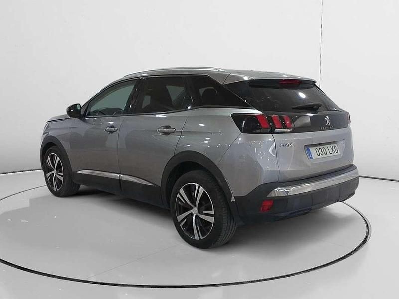 Usado Peugeot 3008 Allure 132 CV (97 kW) 2020 Gris SUV