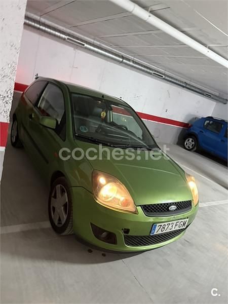 Verde Usado 2006 Ford Fiesta Utilitario | 2200 € (Buen precio) - Imagen 1/1