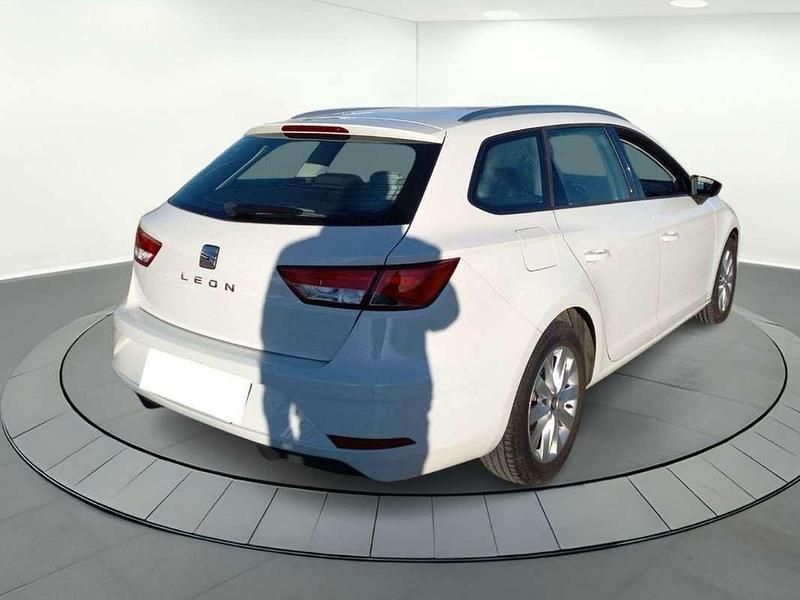 Usado Seat Leon ST Style 116 CV (85 kW) 2020 Blanco Familiar