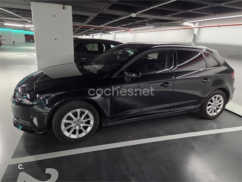 Usado Audi A3 Attraction 105 CV (77 kW) 2013 Negro Berlina