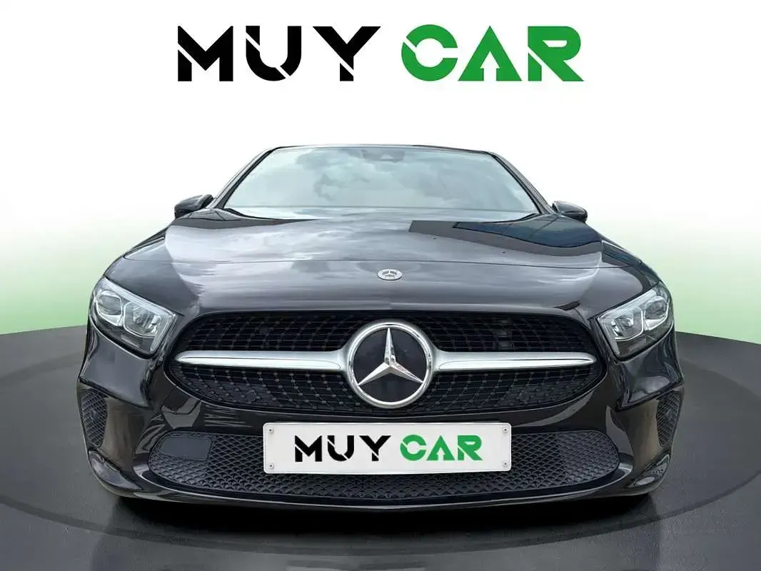 Usado Mercedes A180 116 CV (85 kW) 2021 Negro Berlina