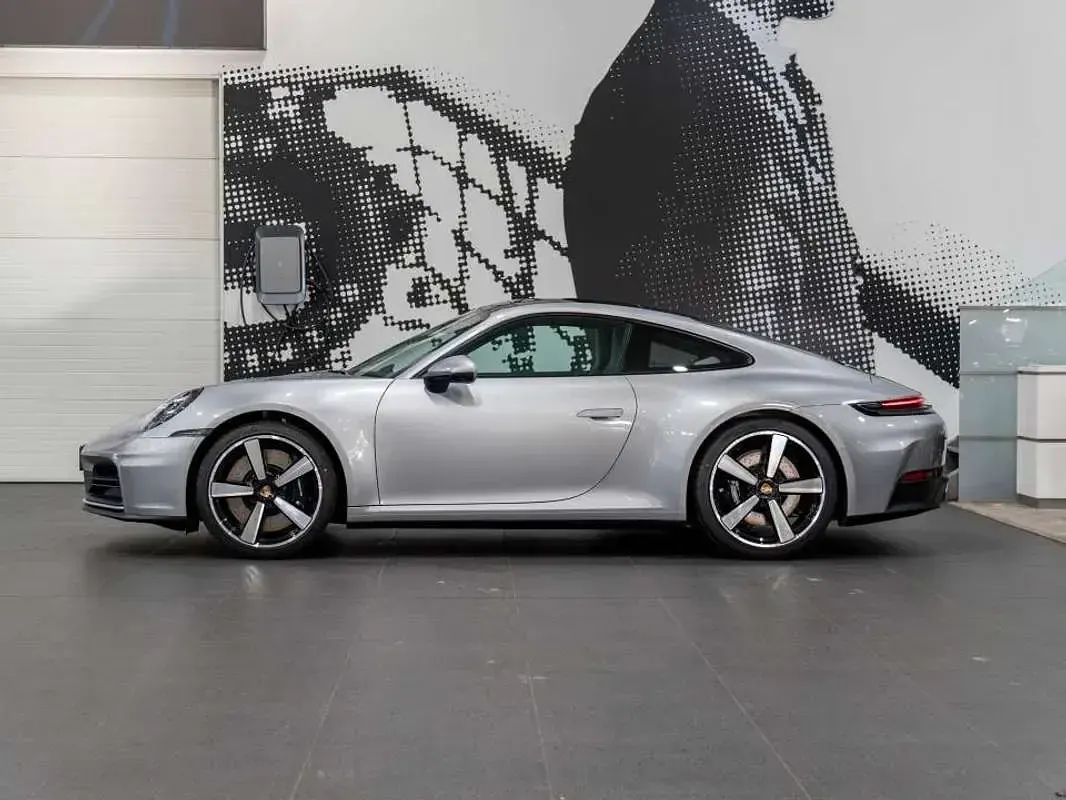 Usado Porsche 911 Carrera 4S 480 CV (353 kW) 2025 Plateado Coupe