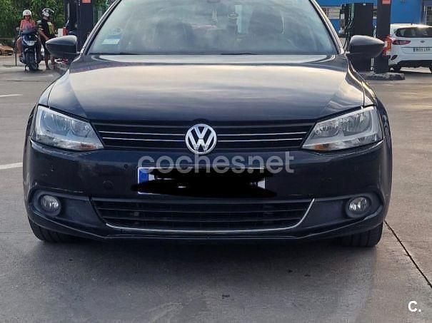 Negro Usado 2011 VW Jetta Advance Berlina | 5900 € (Buen precio) - Imagen 1/4