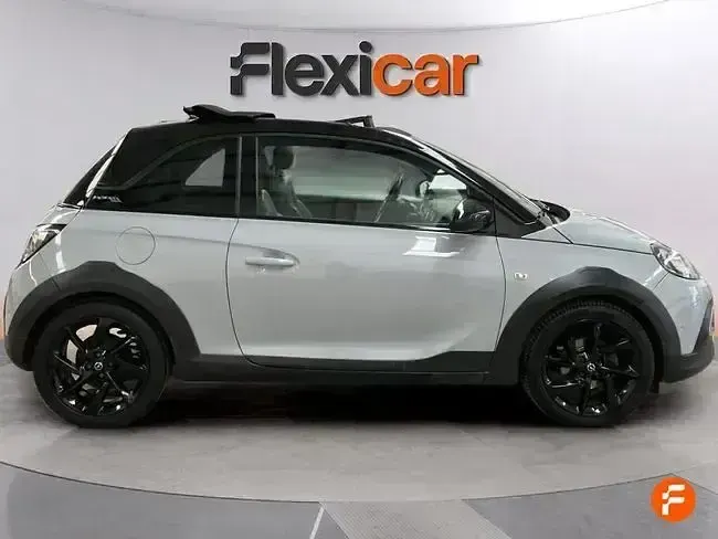 Usado Opel Adam Rocks 100 CV (73 kW) 2018 Gris Utilitario