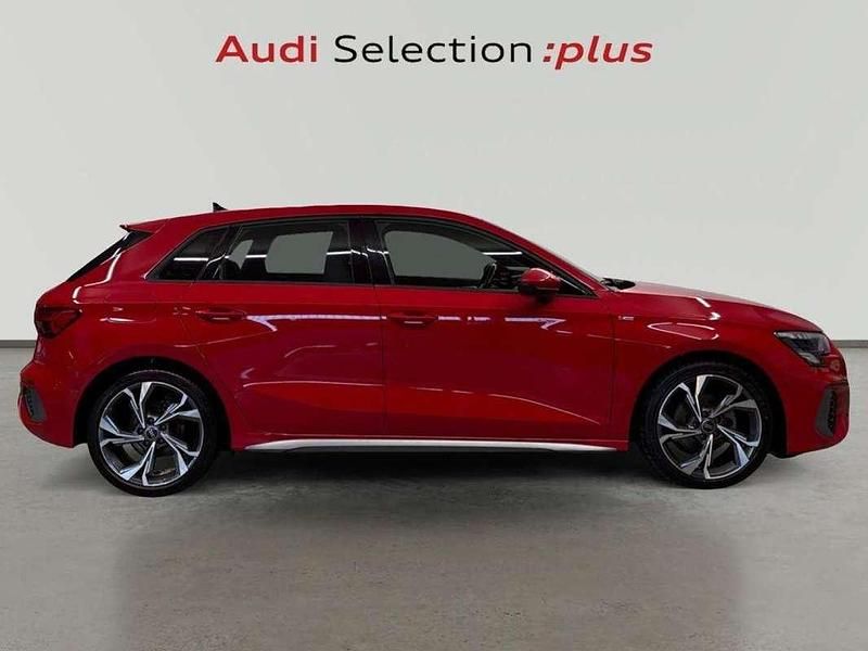 Usado Audi A3 Sportback S-Line 116 CV (85 kW) 2023 Rojo Utilitario