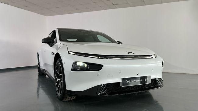 Nuevo XPENG P7 347 kW (473 CV) 2025 Blanco Berlina