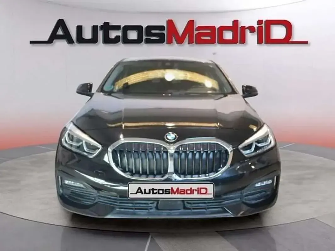 Usado BMW 118 Comfort Edition 136 CV (100 kW) 2022 Negro Berlina