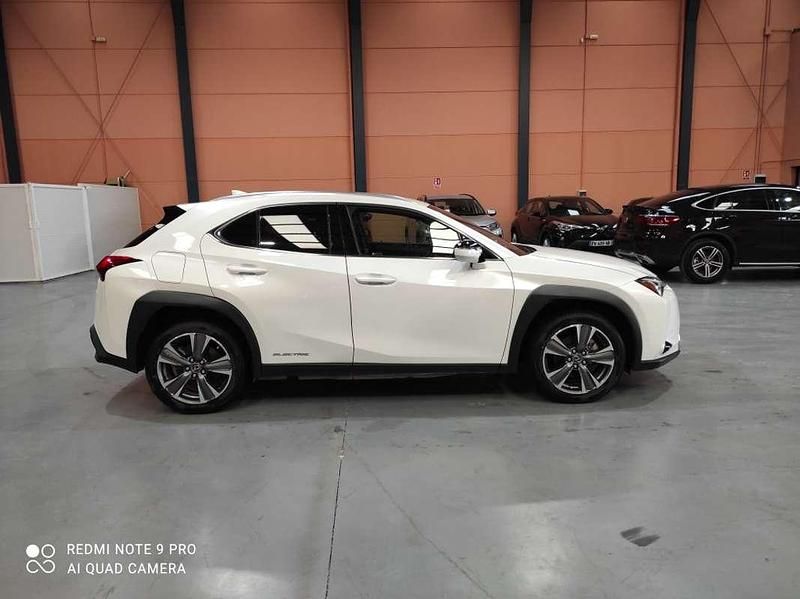 Usado Lexus UX 300e Executive Line 150 kW (204 CV) 2021 Blanco SUV