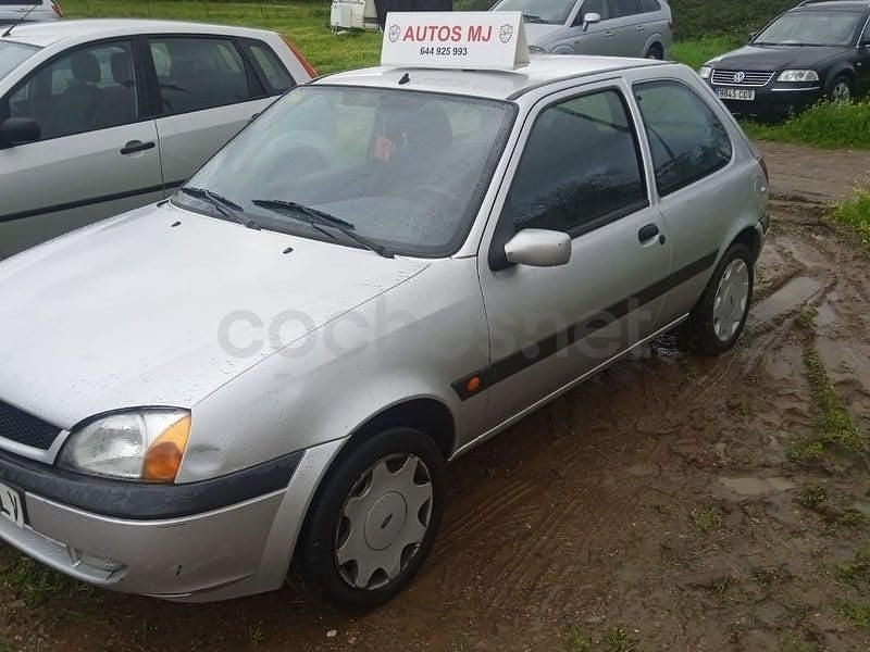 Gris / plata Usado 2002 Ford Fiesta Trend Utilitario | 1800 € (Buen precio) - Imagen 1/4