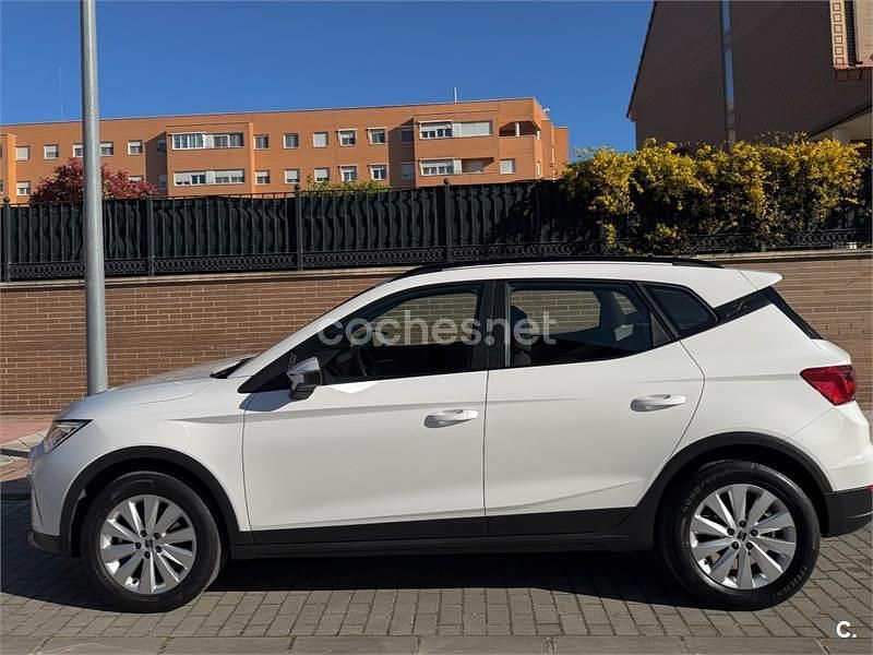Usado Seat Arona Style Plus 110 CV (80 kW) 2021 Blanco SUV