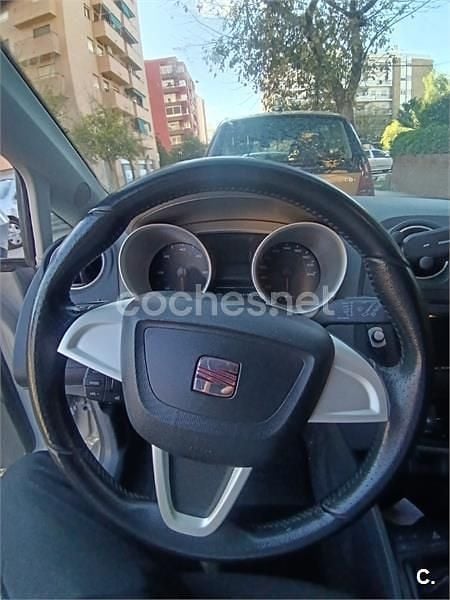 Usado Seat Ibiza ST Style 105 CV (77 kW) 2012 Gris / plata Familiar
